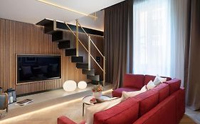 Arts & Crafts Apartments